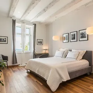 Adriatik Lux Riva Apartment