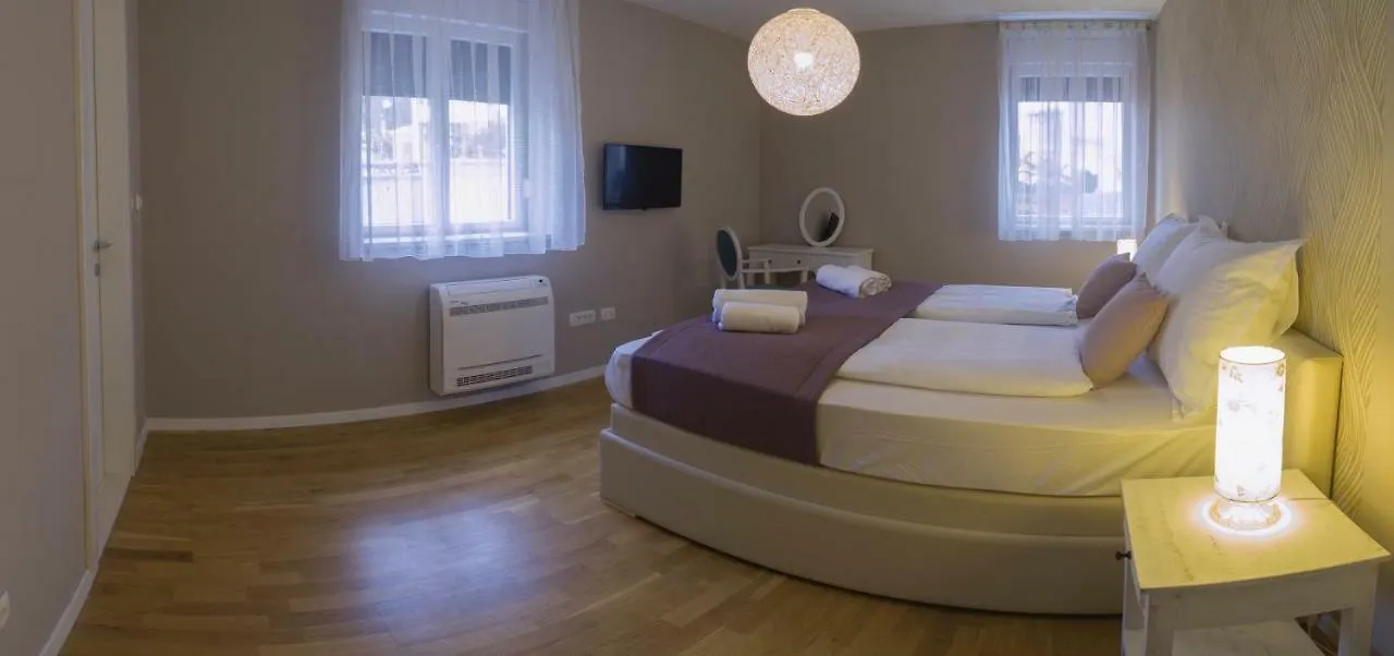 Royal Residence Chica Cure Split Villa